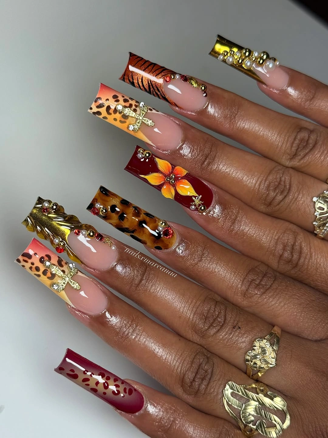 Very long coffin nails with mixed autumn French tip details