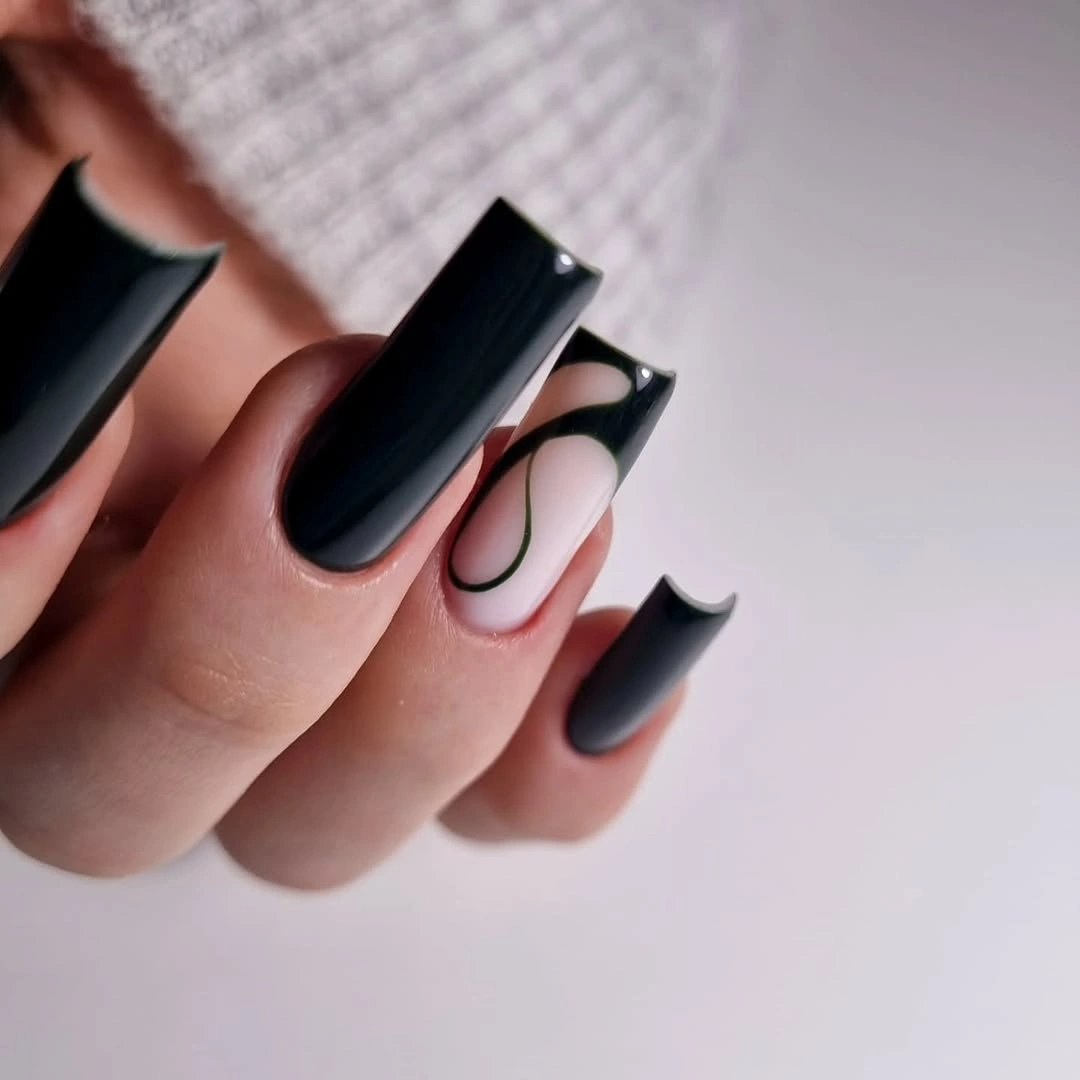 Short square nails with saturated glossy red color