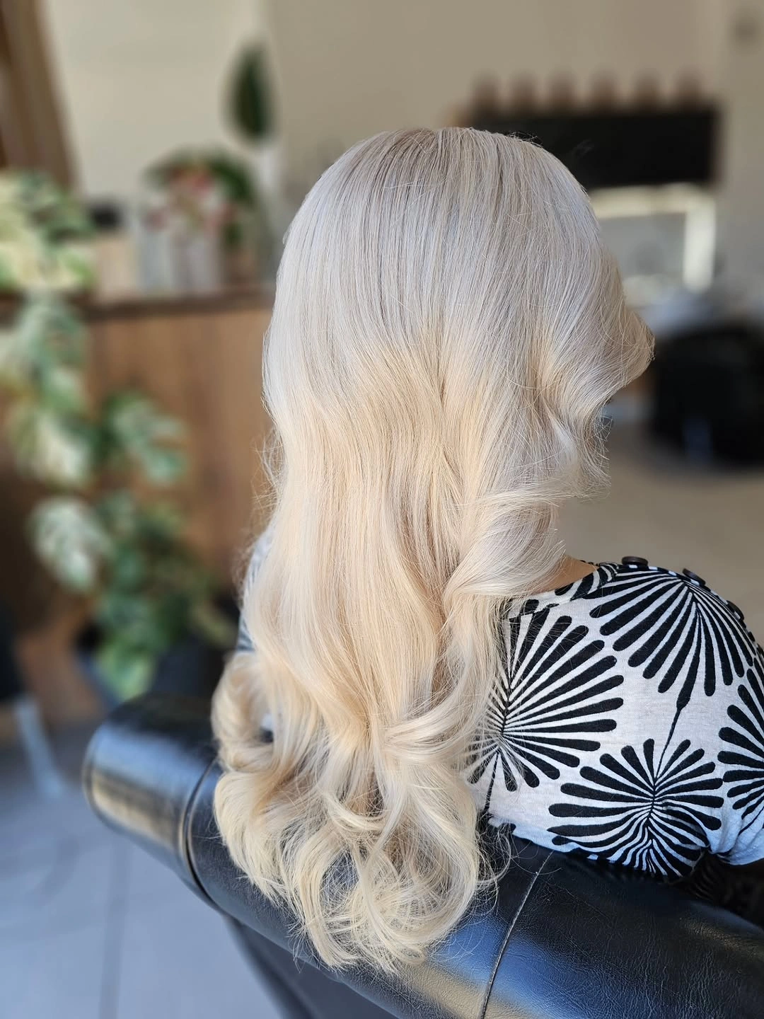 Long cream blonde waves with pale crown and curls